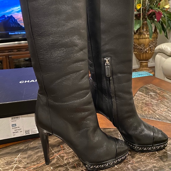 Authentic Chanel boots - Picture 4 of 6
